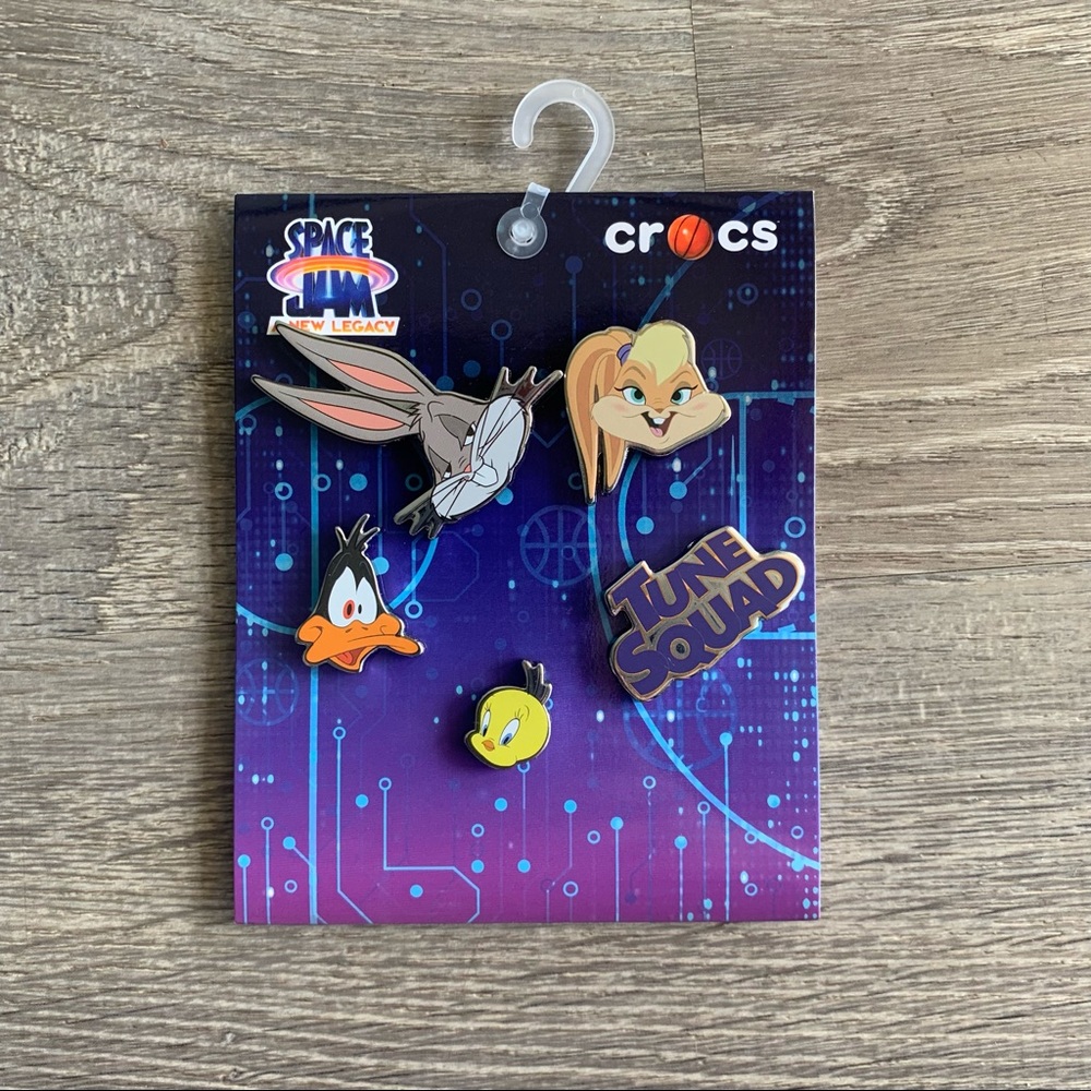 Space Jam Crocs Jibbitz Charms Bugs Lola Bunny Tweety Bird Daffy Duck NIP